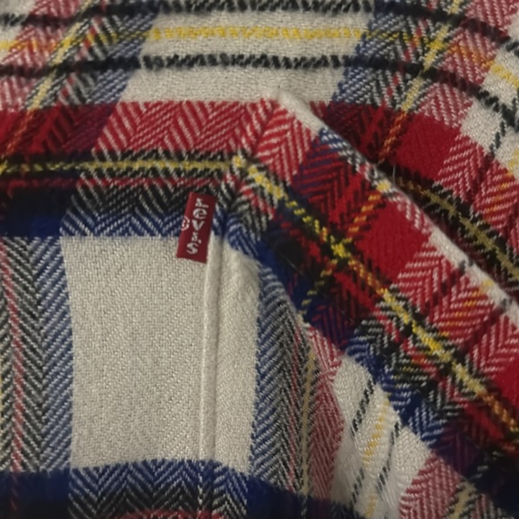 Levi’s Plaid Shirt - Picture 2 of 4